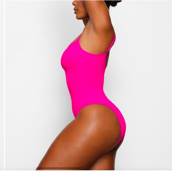 SKIMS 4X/5X SEAMLESS SCULPT Sculpting Bodysuit with Snaps Flamingo pink - Picture 4 of 11